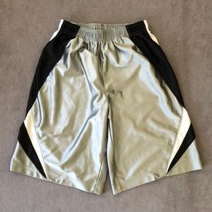 Nike Black Gray Boys Basketball Shorts Medium